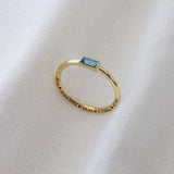 Anel Baguete Memórias Lili Personalizado Ouro 18K