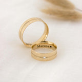 Aliança Personalizada Ouro 18K Anatômica | 6mm Reta com Friso e 1 Brilhante - Montezza Joias