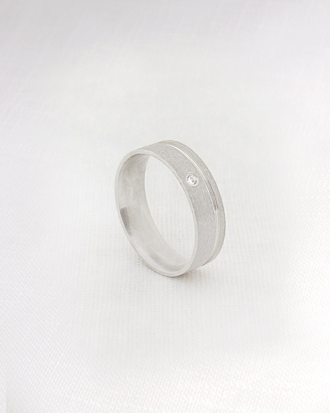 Aliança Namoro Prata 950 1 Zircônia Fosca Friso Lateral 6mm - Montezza Joias