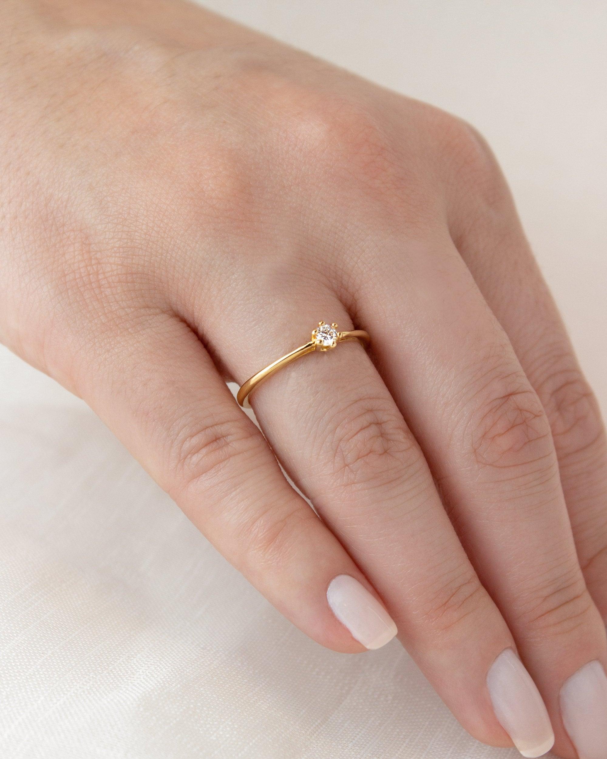 Anel Solitário Personalizado Ouro 18K Diamante Aro Delicado - Montezza Joias