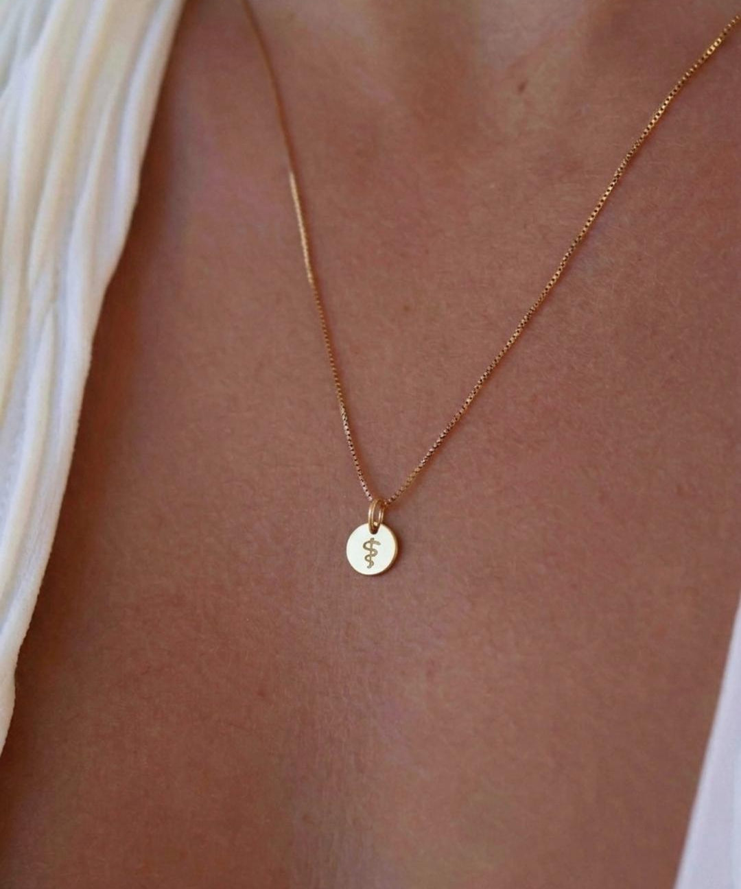 Pingente de Formatura Personalizado Ouro 18K com Pedra do Curso