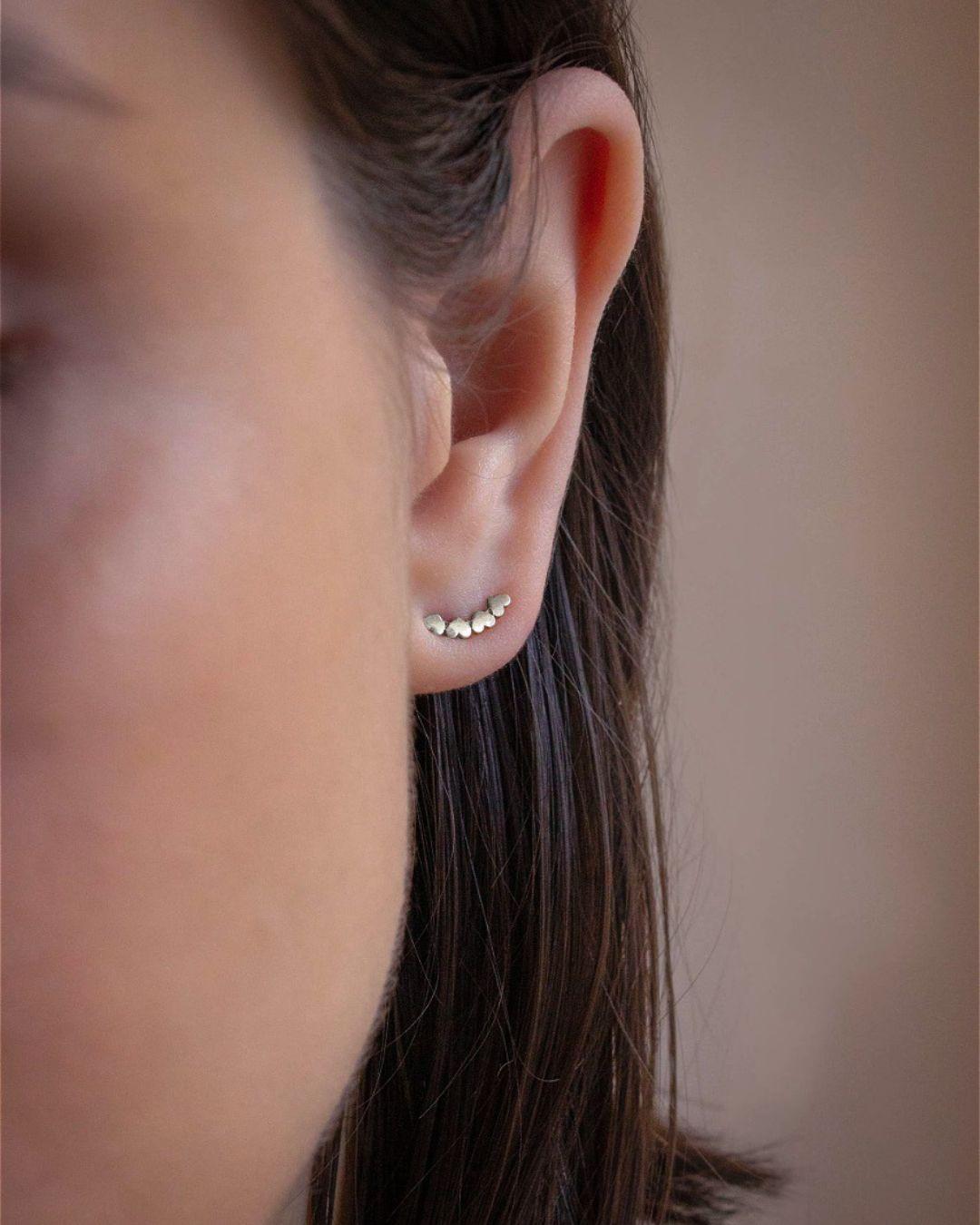Brinco Earcuff Corações Prata 950