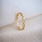 Anel Delicado Elo Infinito Ouro 18K