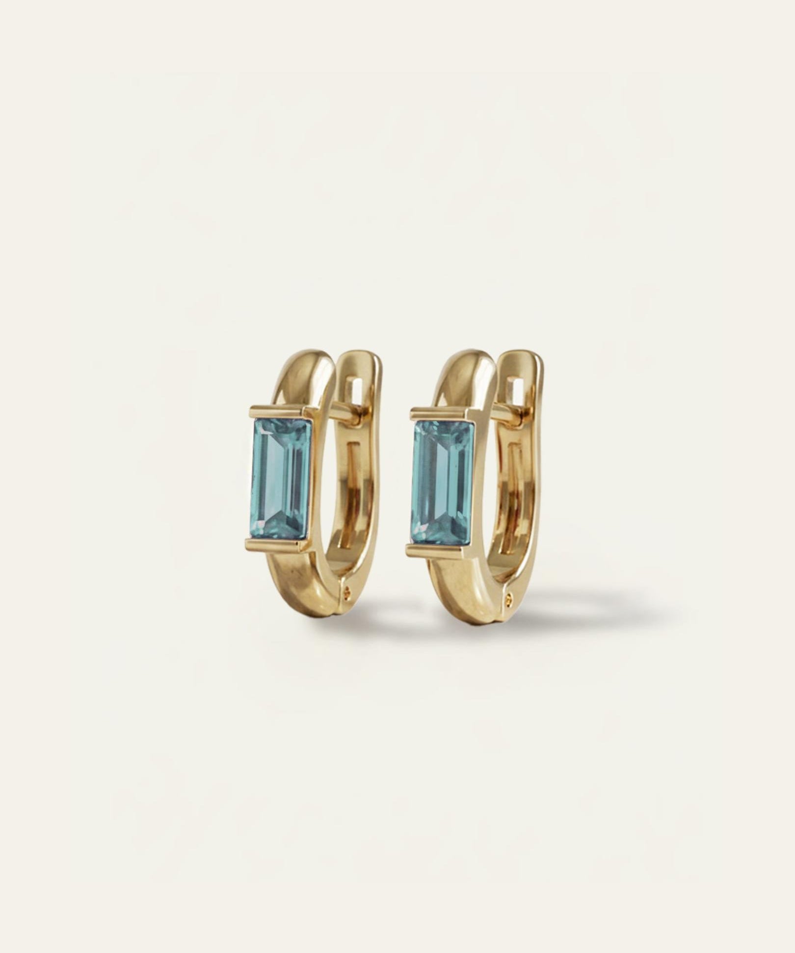 Brinco Argola Cravejada Baguete Lili Ouro 18K