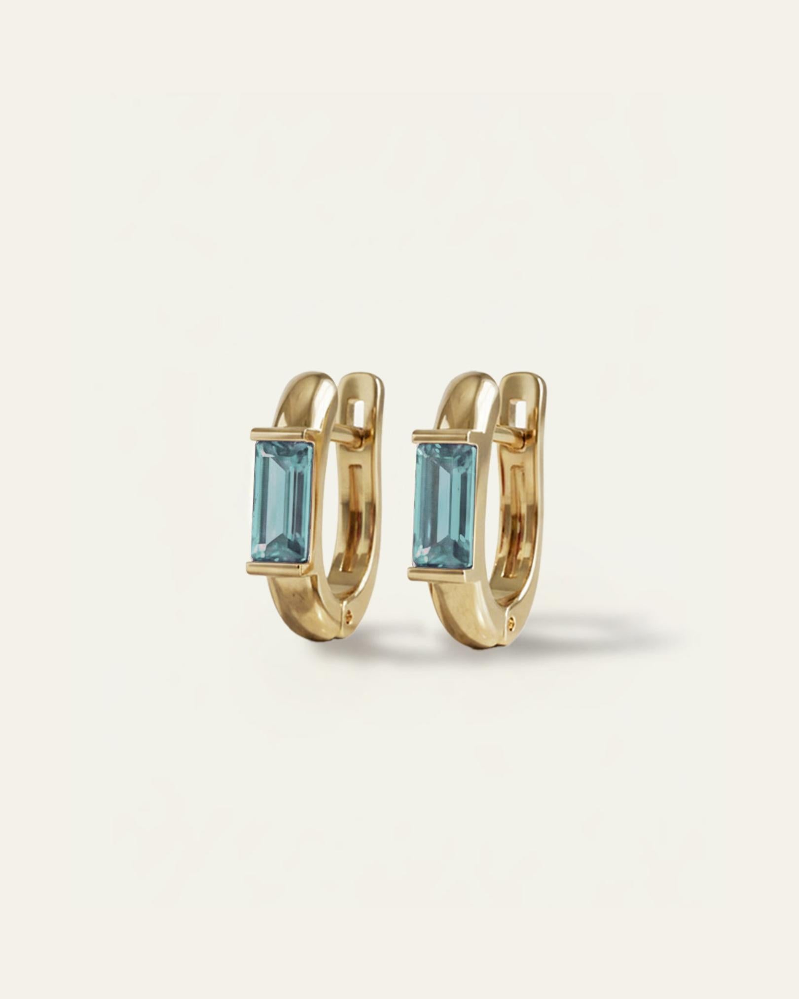 Brinco Argola Cravejada Baguete Lili Ouro 18K