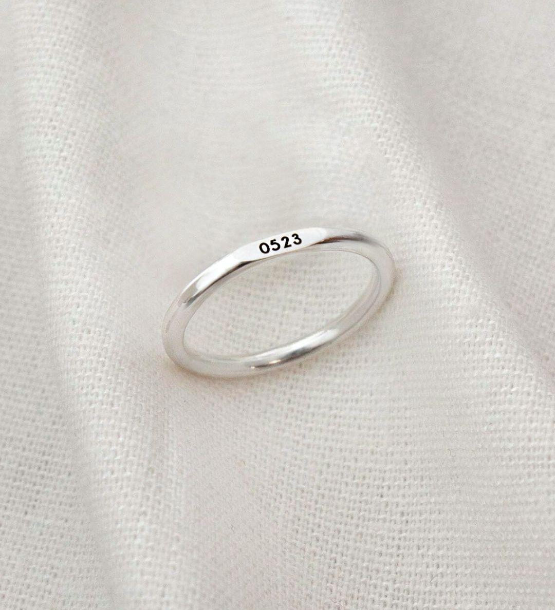 Anel Memórias Topo Reto Personalizado Prata 950 (NEW)