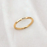 Anel Memórias Topo Reto Personalizado Ouro 18K (NEW)