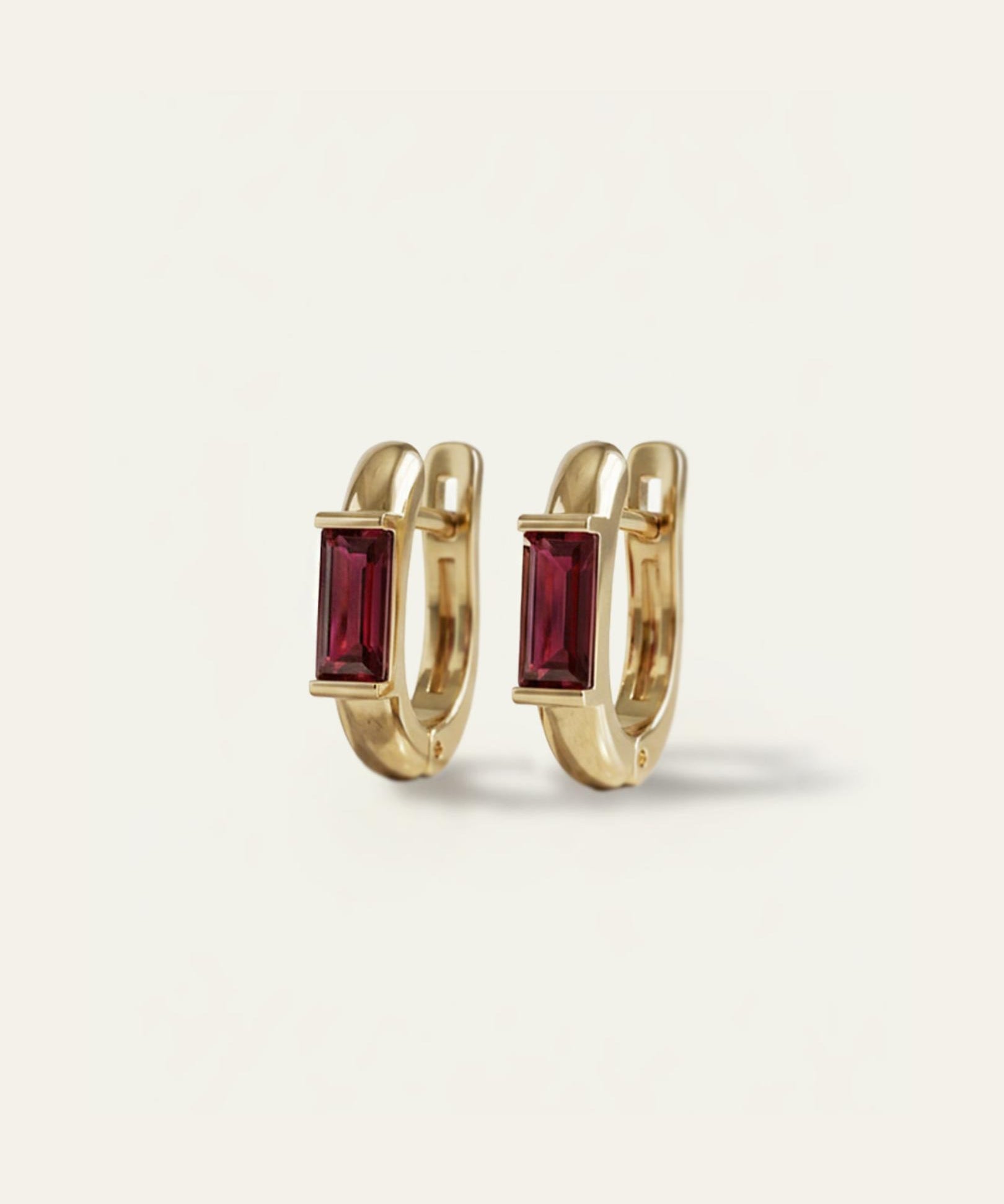 Brinco Argola Cravejada Baguete Lili Ouro 18K