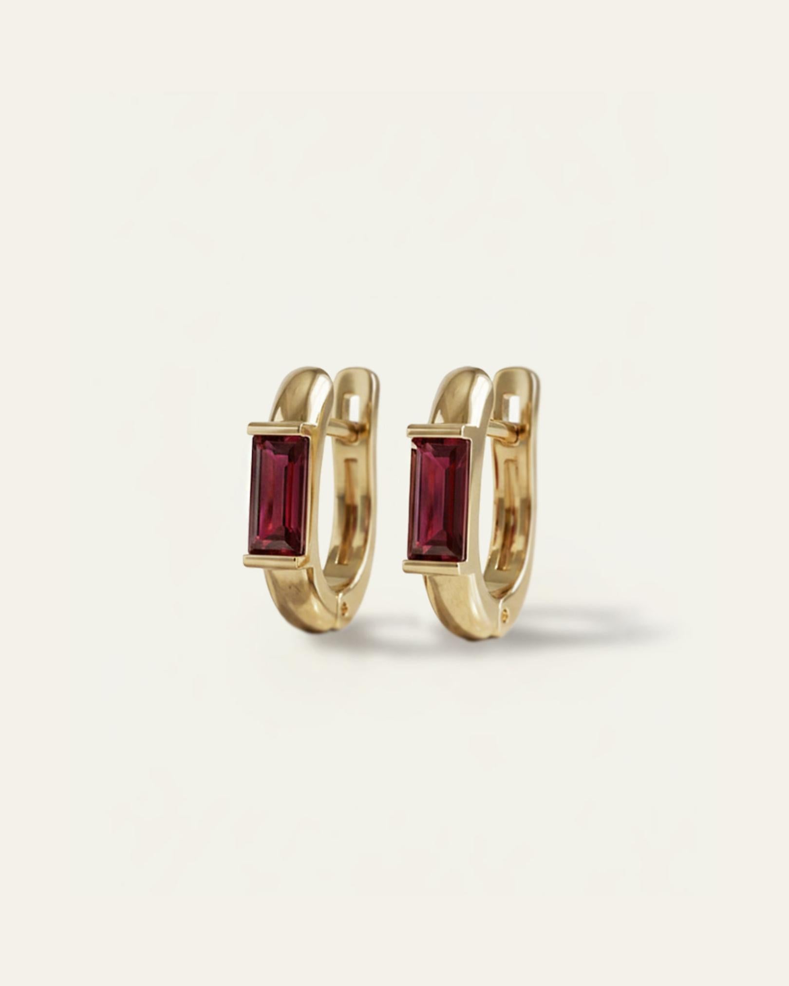 Brinco Argola Cravejada Baguete Lili Ouro 18K