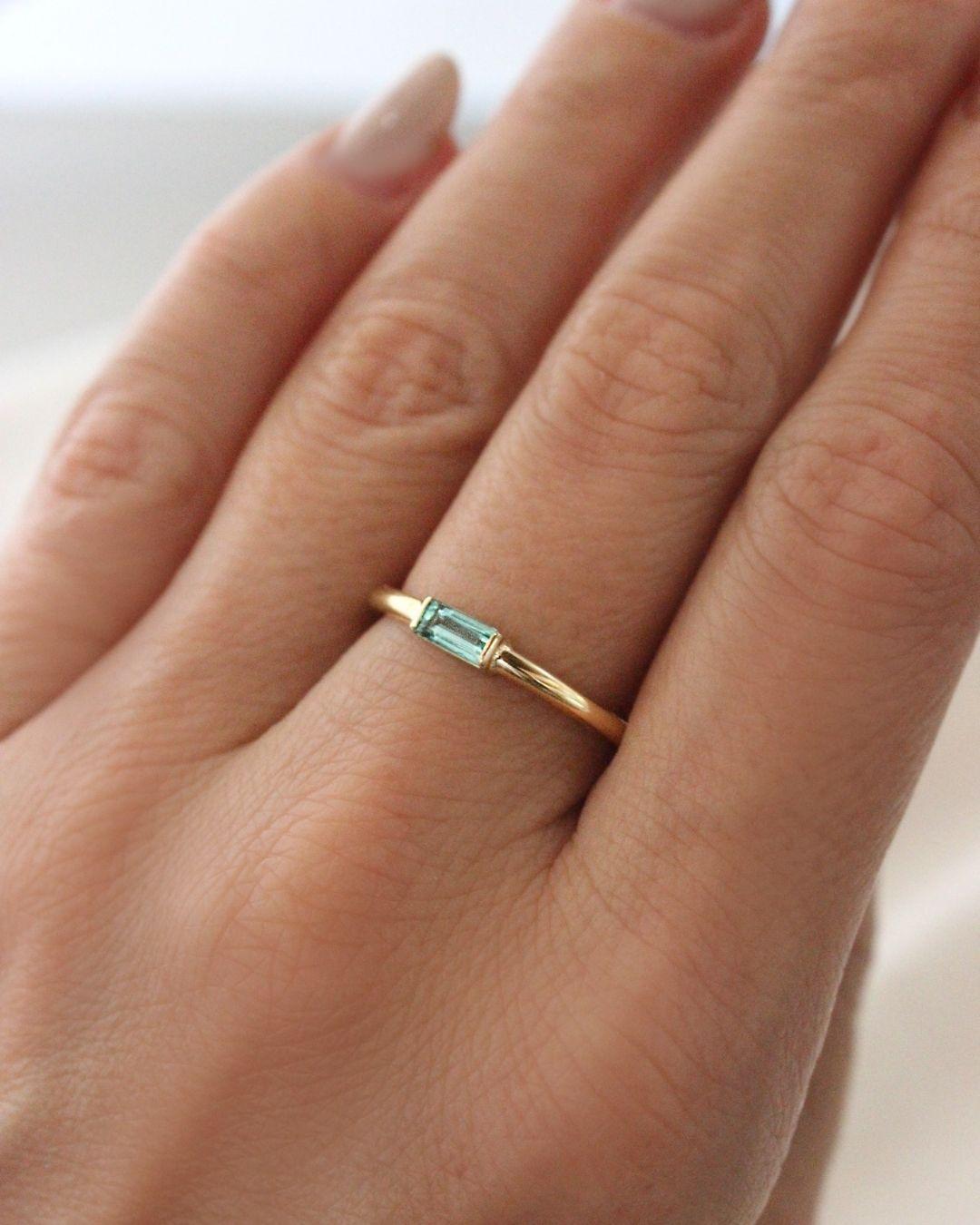 Anel Baguete Memórias Lili Personalizado Ouro 18K