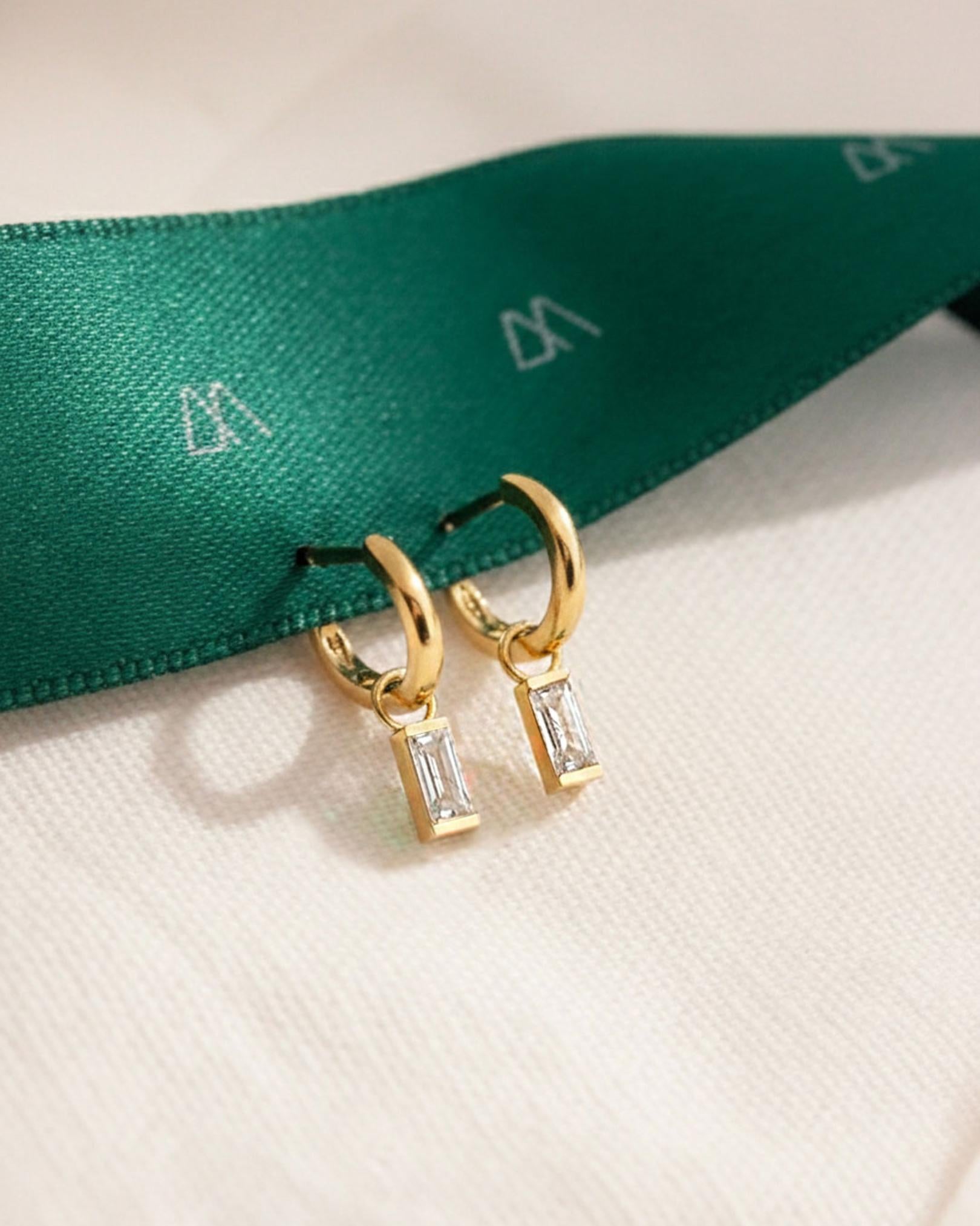 Pingente para Argola Baguete Lili Ouro 18K - Unitário