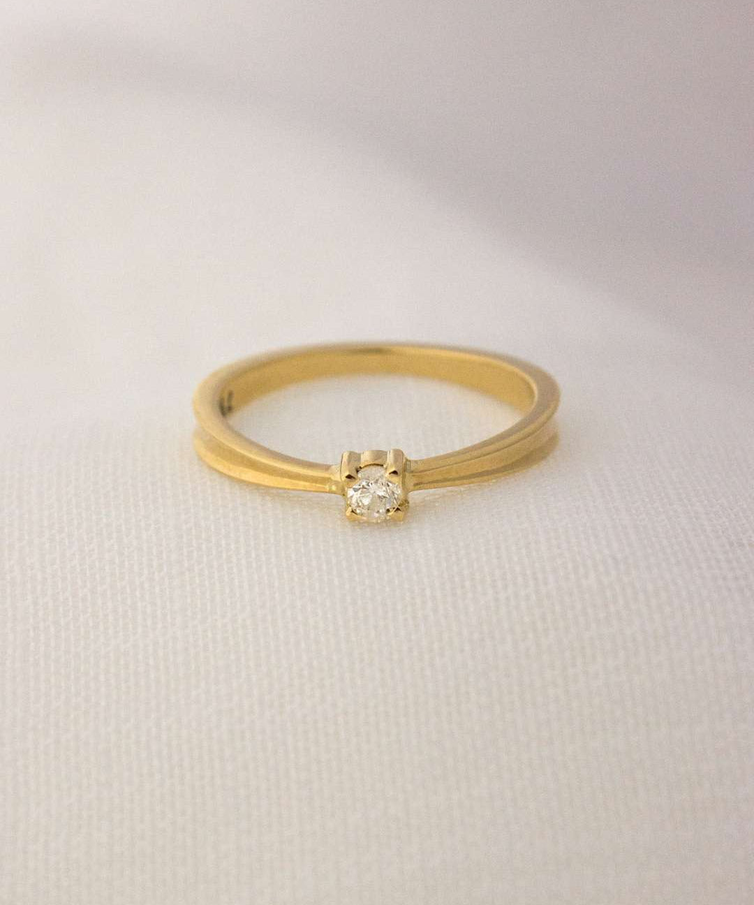 Anel Solitário Personalizado Convexo Ouro 18K