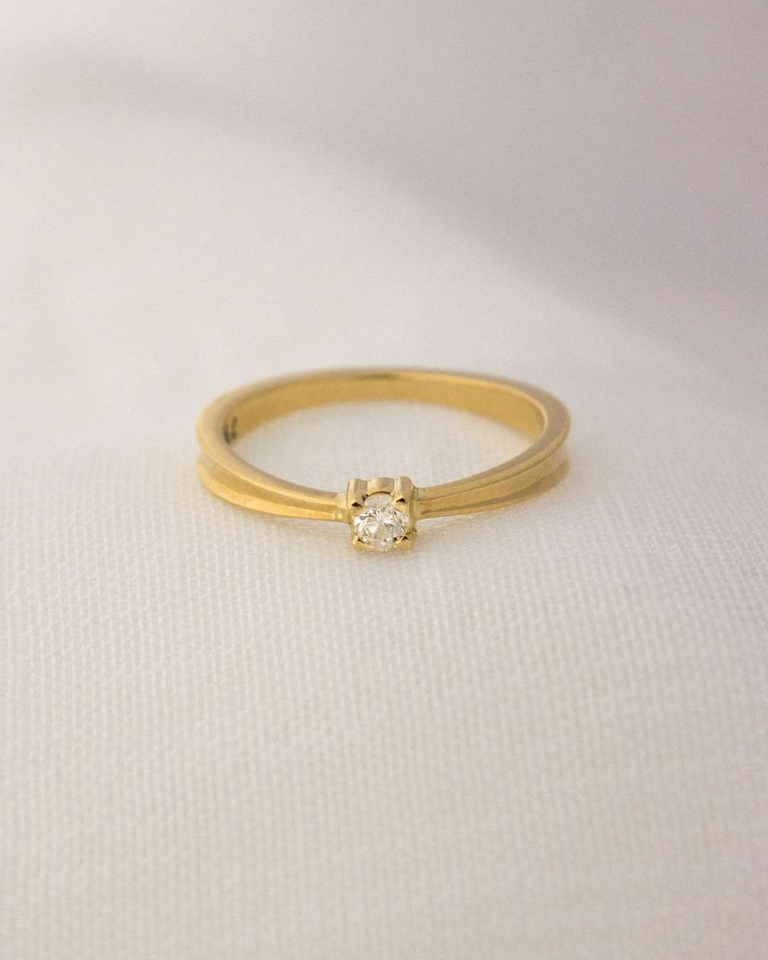 Anel Solitário Personalizado Convexo Ouro 18K