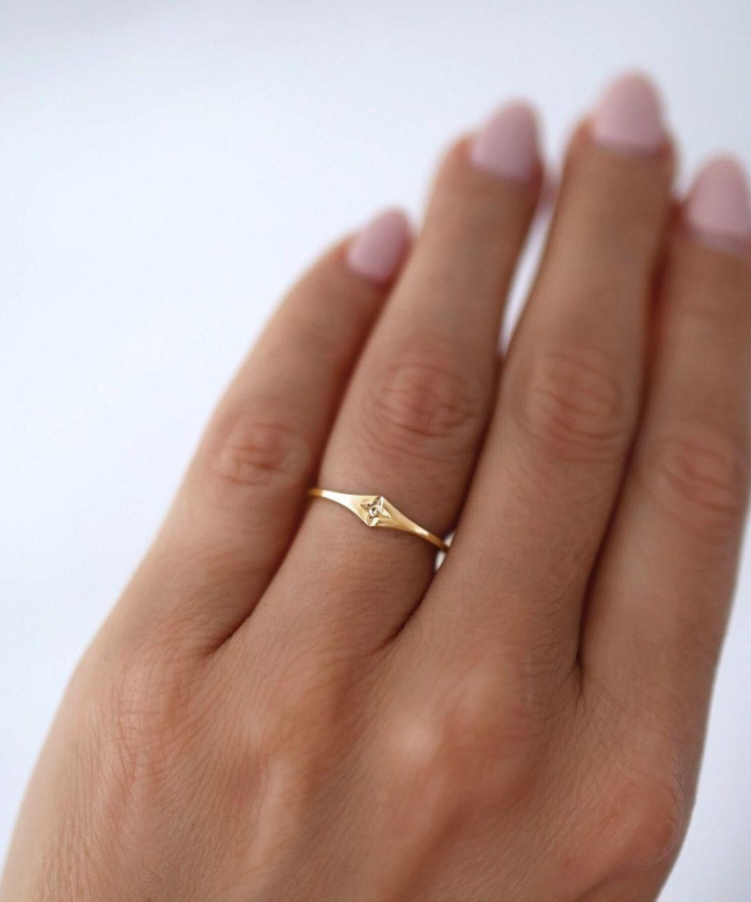 Anel Delicado Estrela Ouro 18K