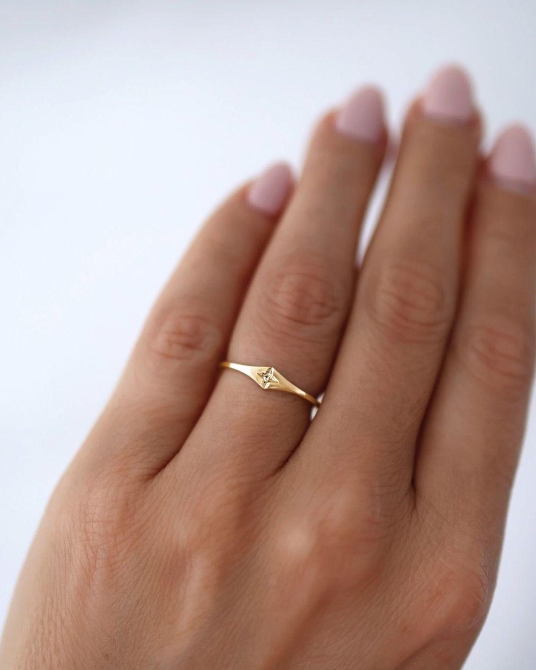 Anel Delicado Estrela Ouro 18K