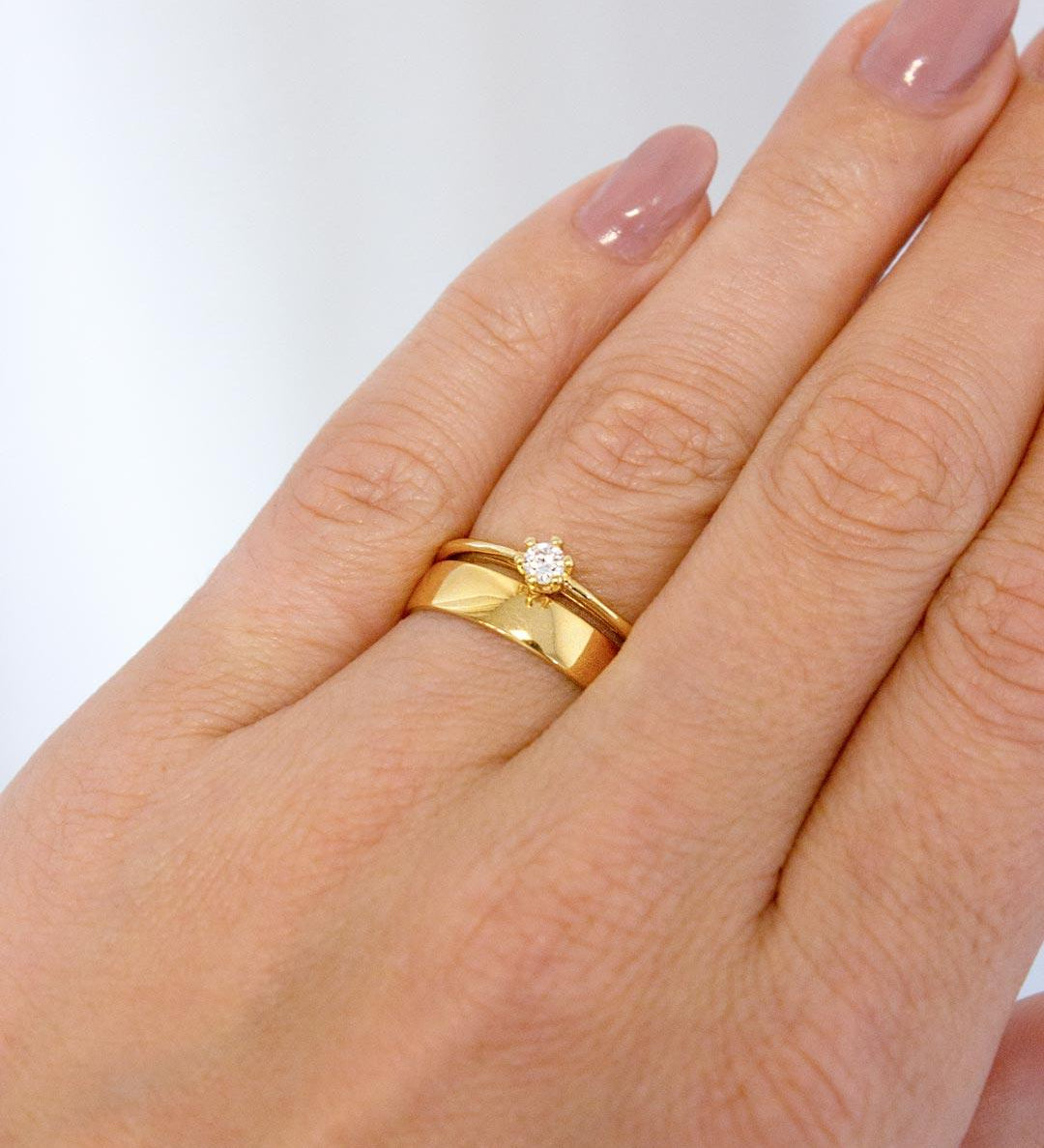 Aliança Personalizada Ouro 18K Anatômica | 5mm Abaulada - Montezza Joias