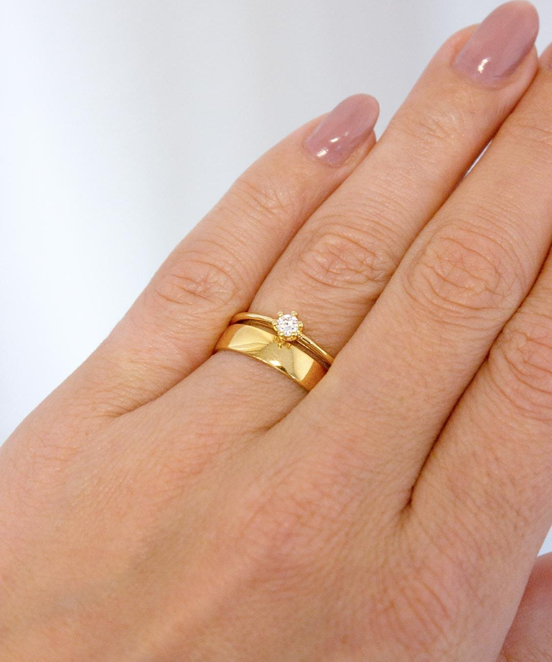 Aliança Personalizada Ouro 18K Anatômica | 5mm Abaulada - Montezza Joias