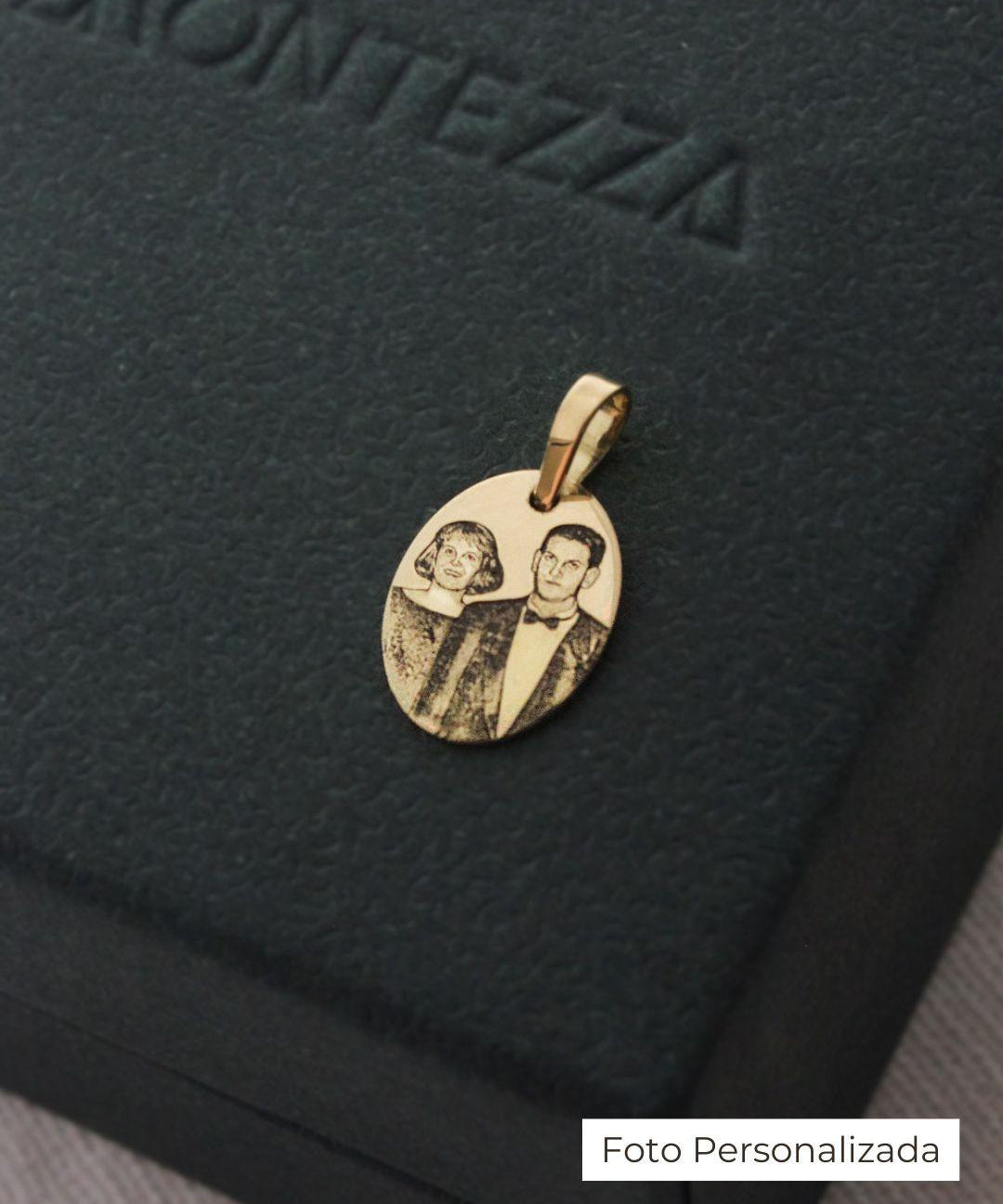 Pingente Personalizado Oval Ouro 18K