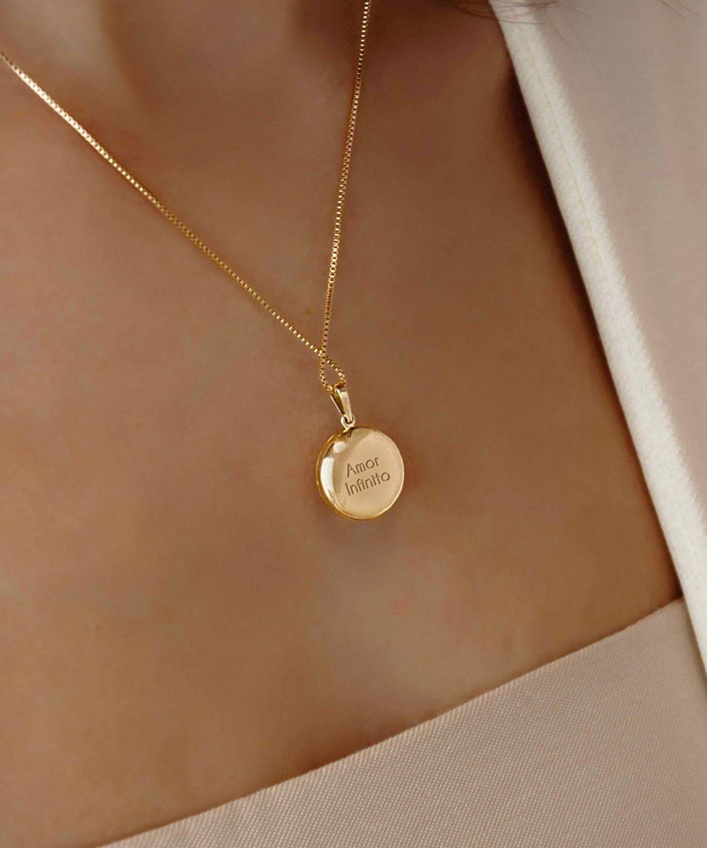 Pingente Relicário Redondo Estrela  Personalizado Ouro 18K