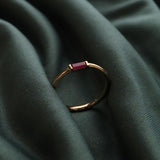 Anel Baguete Memórias Lili Personalizado Ouro 18K