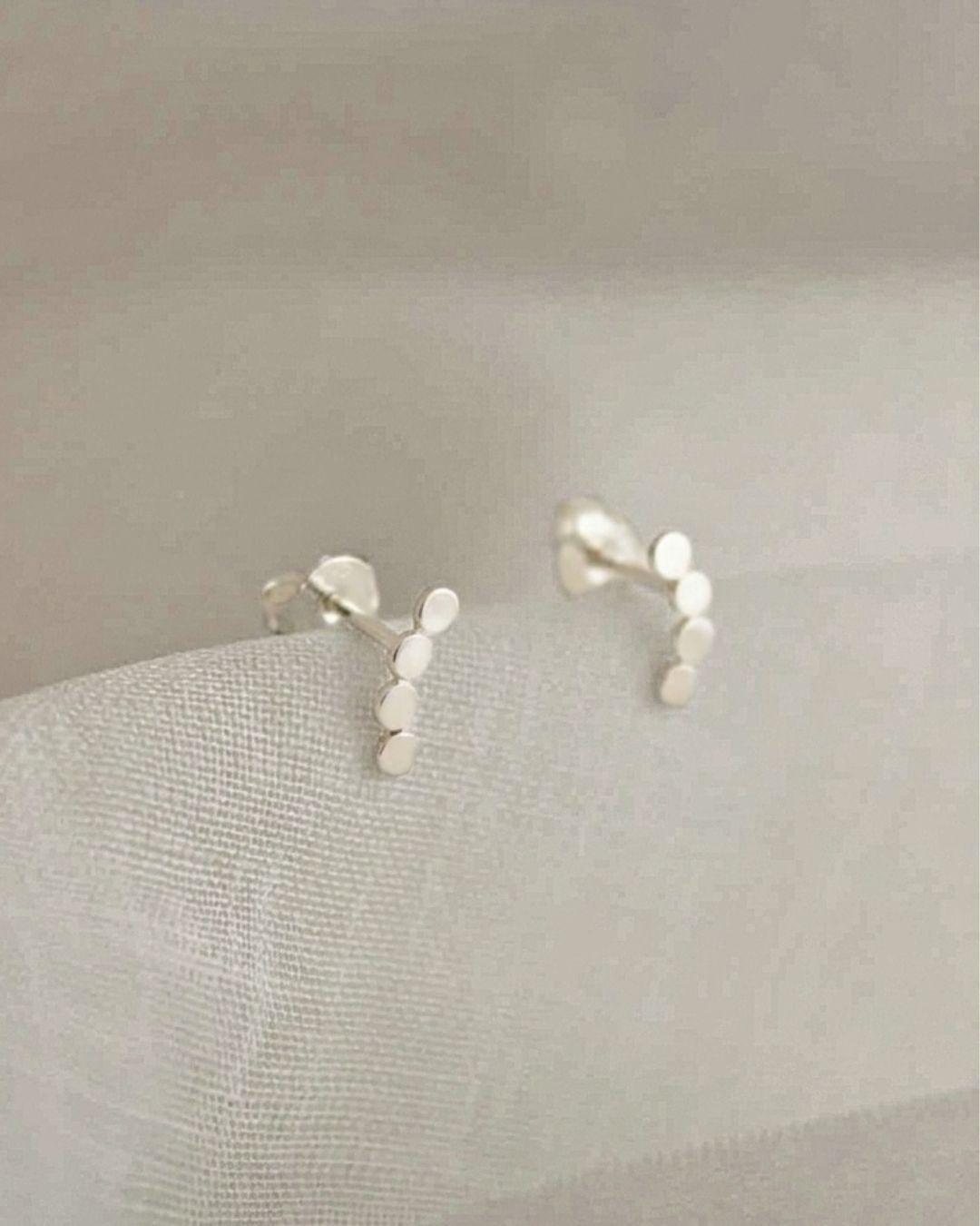 Brinco Earcuff Bolinhas Prata 950