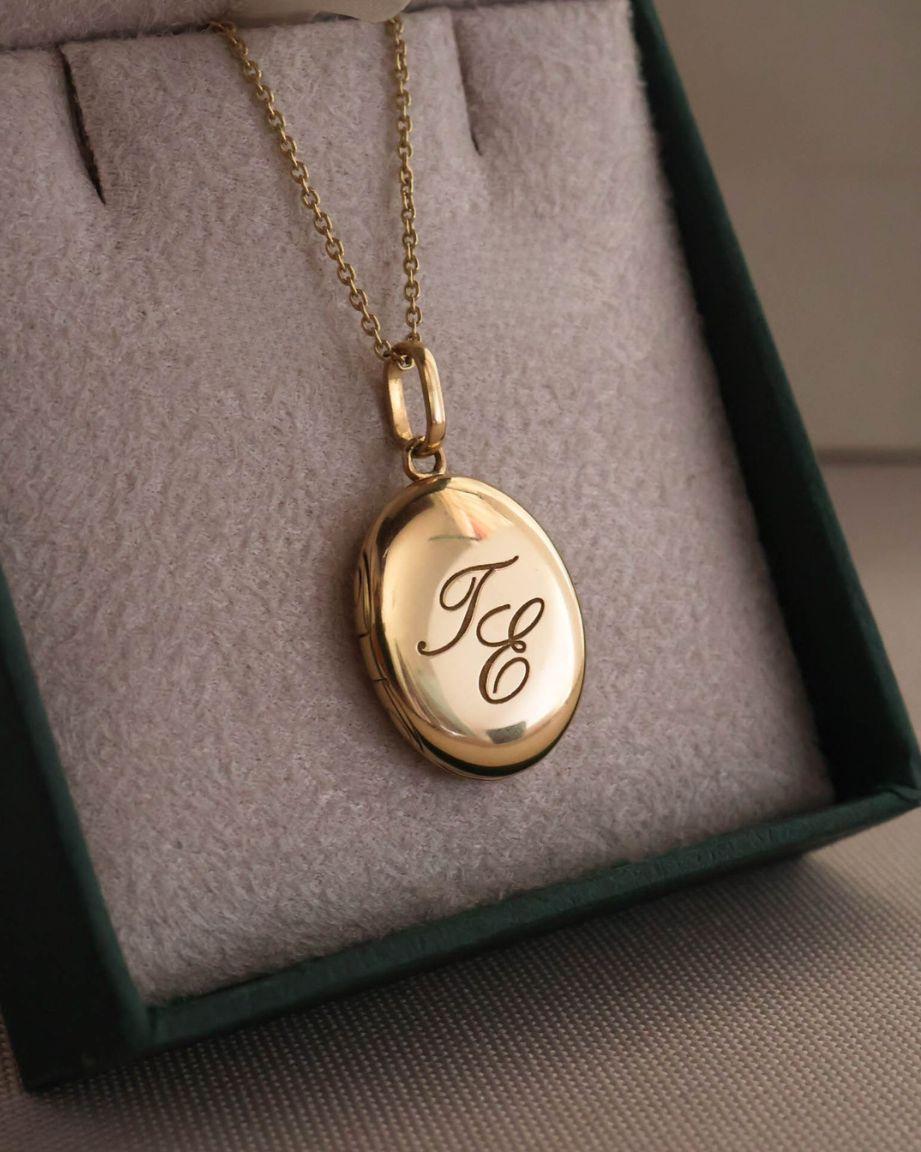 Pingente Relicário Oval Personalizado Ouro 18K
