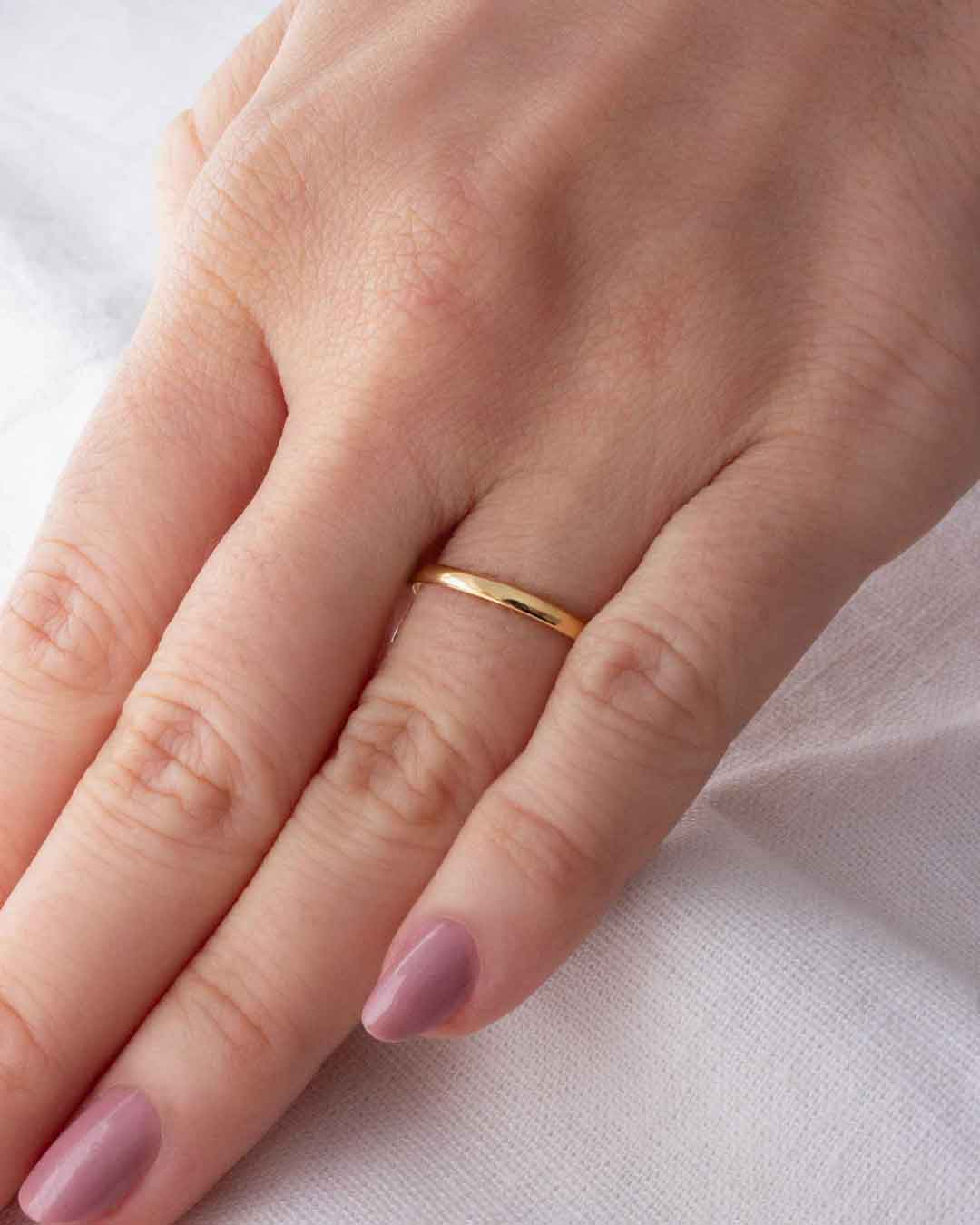 Aliança Personalizada Ouro 18K | 2 mm Abaulada Leve
