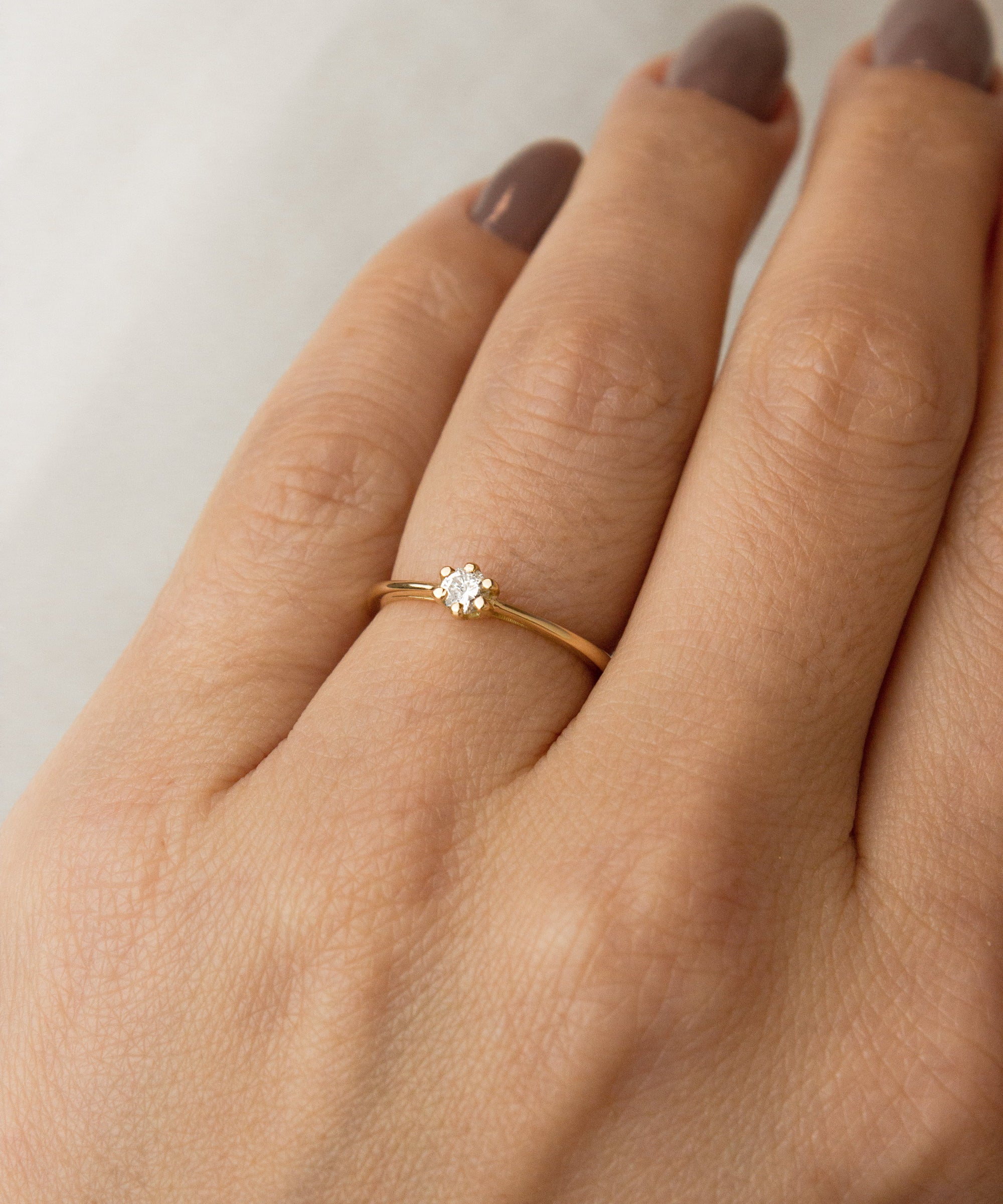 Anel Solitário Personalizado Ouro 18K Aro Delicado