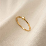 Anel Solitário Personalizado Ouro 18K Aro Delicado