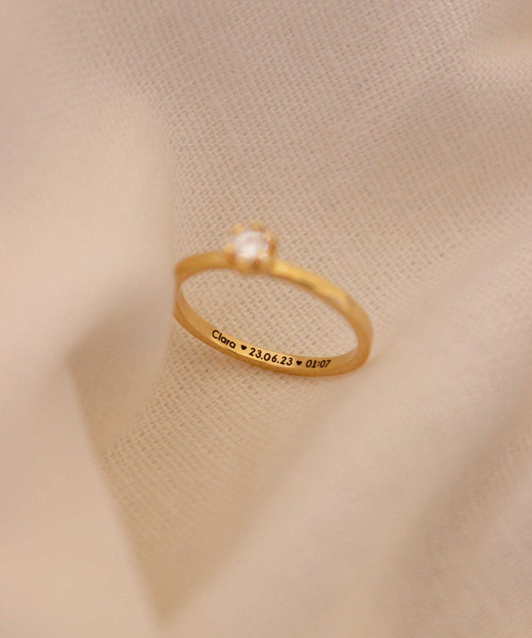 Anel Solitário Personalizado Ouro 18K Aro Reto