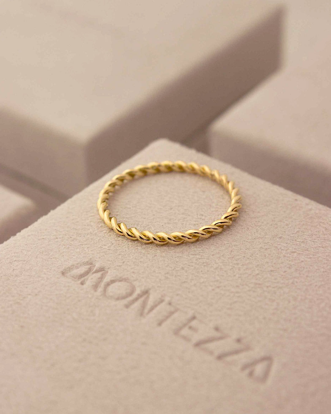 Anel Torcido Ouro 18K