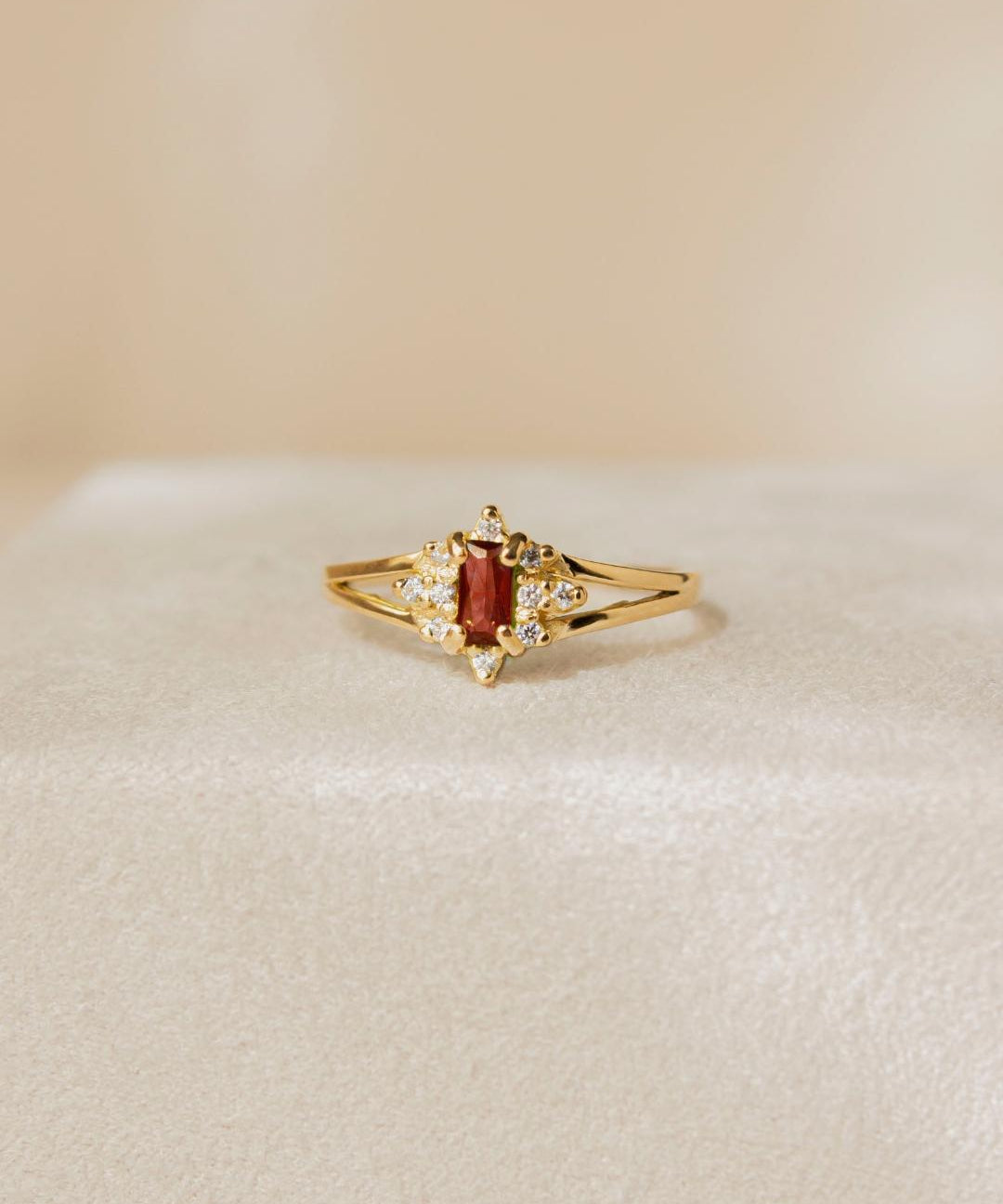 Anel Formatura Baguete Aro Duplo Ouro 18K