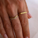 Anel Bico Cravejado Leti Ouro 18K e Brilhantes