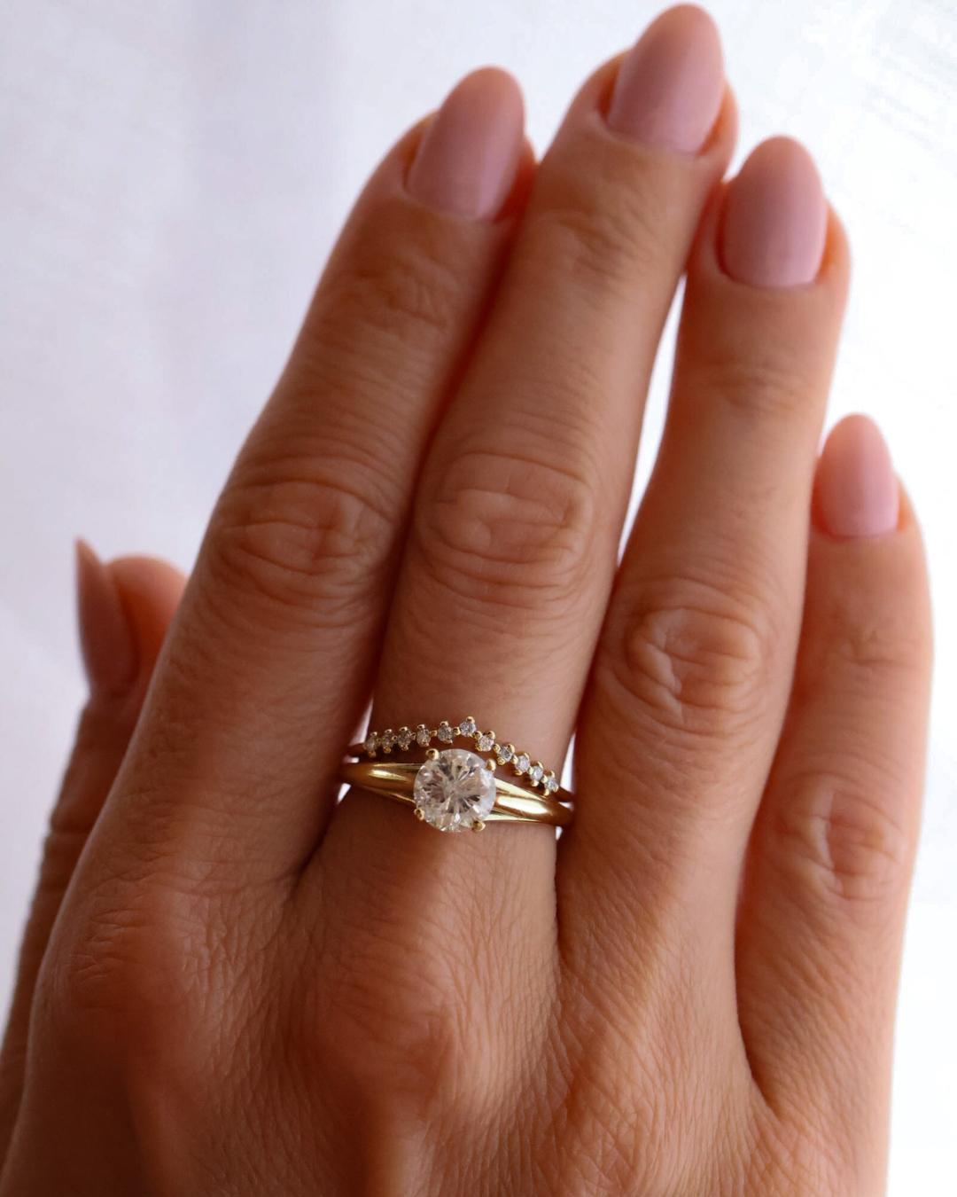 Anel Solit‡rio noivado Analu Ouro 18K diamante moissanita dedo