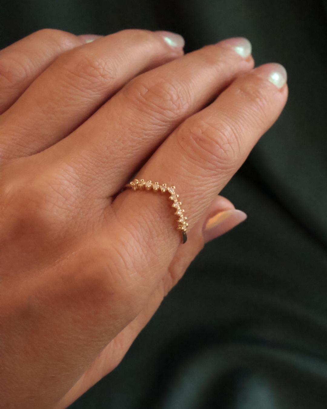 Ane Bico cravejado leti Ouro 18K