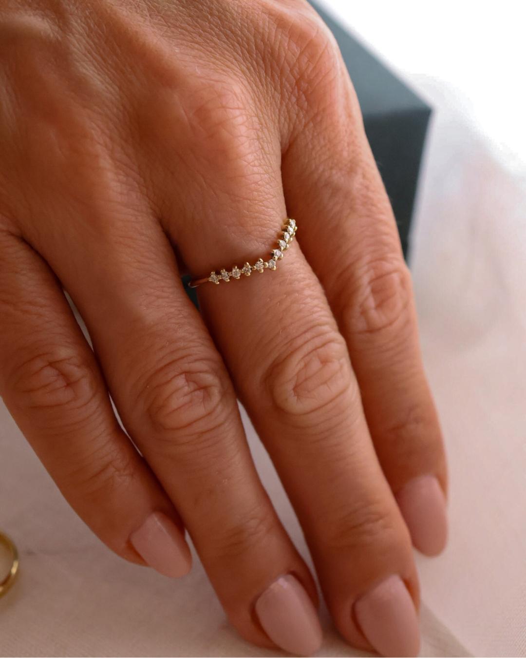 Ane Bico cravejado leti Ouro 18K