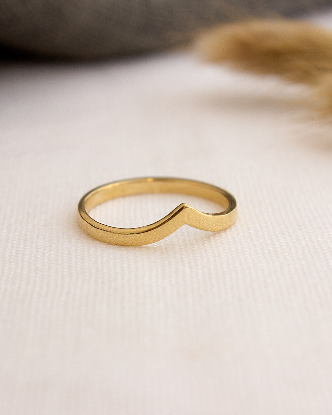 Anel Bico Liso Personalizado Ouro 18K - Montezza Joias