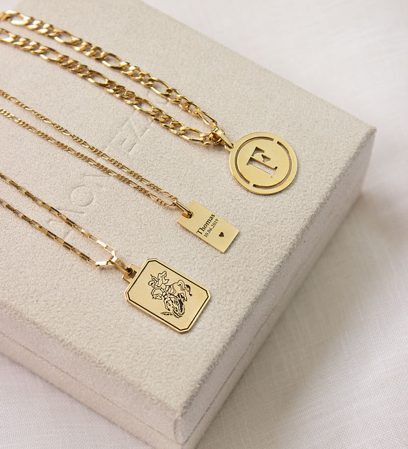 Pingente Letra Personalizada 16mm Ouro 18K - Montezza Joias