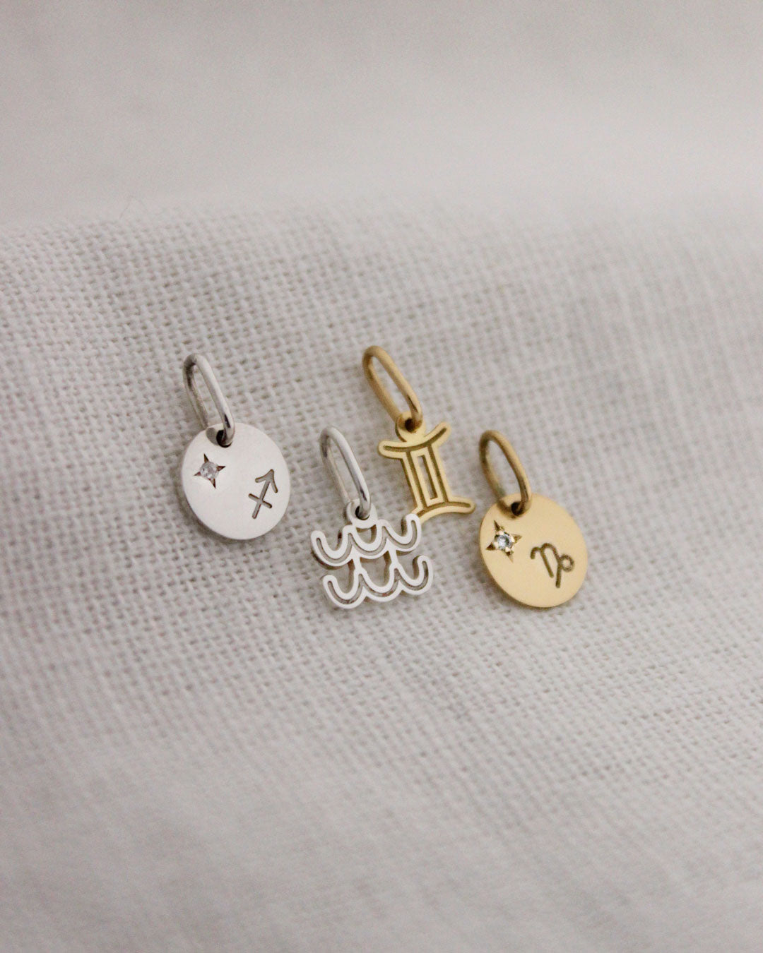 Pingente Signo do Zodíaco Ouro 18K