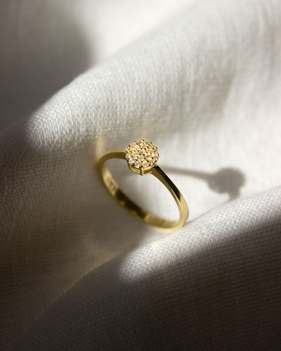 Anel Chuveiro Pavê Ouro 18K com Diamantes