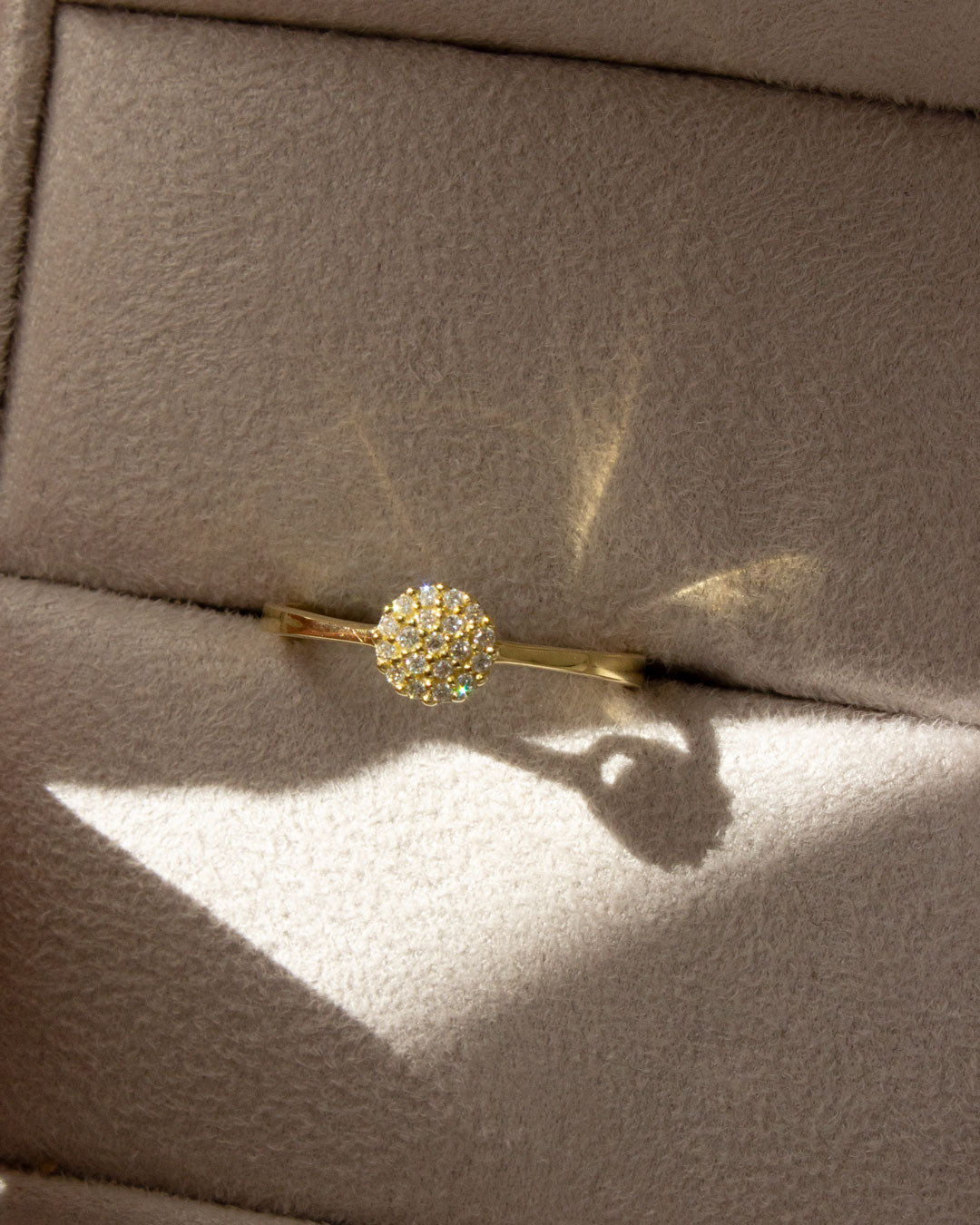 Anel Chuveiro Pavê Ouro 18K com Diamantes