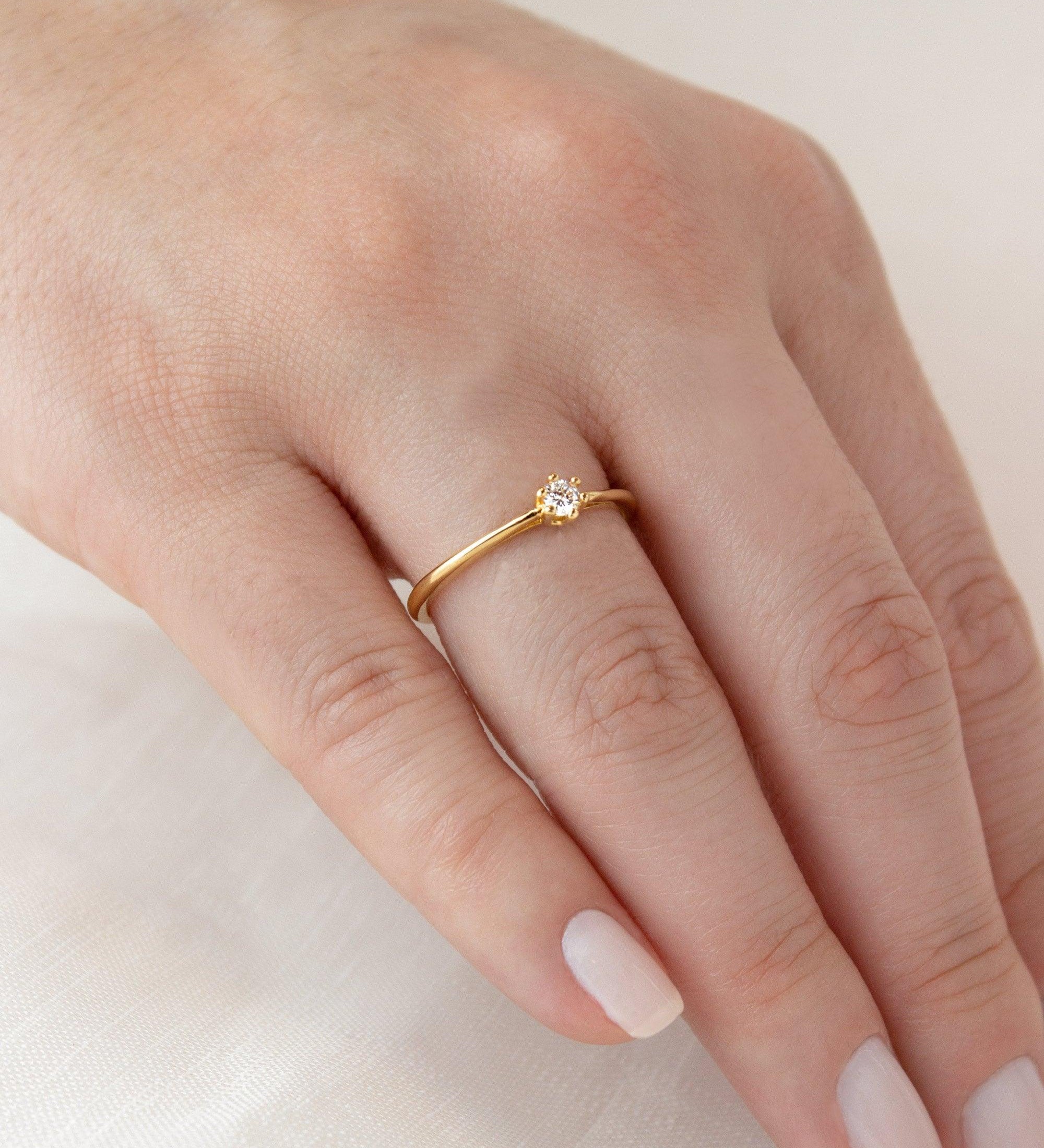 Anel Solitário Personalizado Ouro 18K Diamante Aro Delicado - Montezza Joias