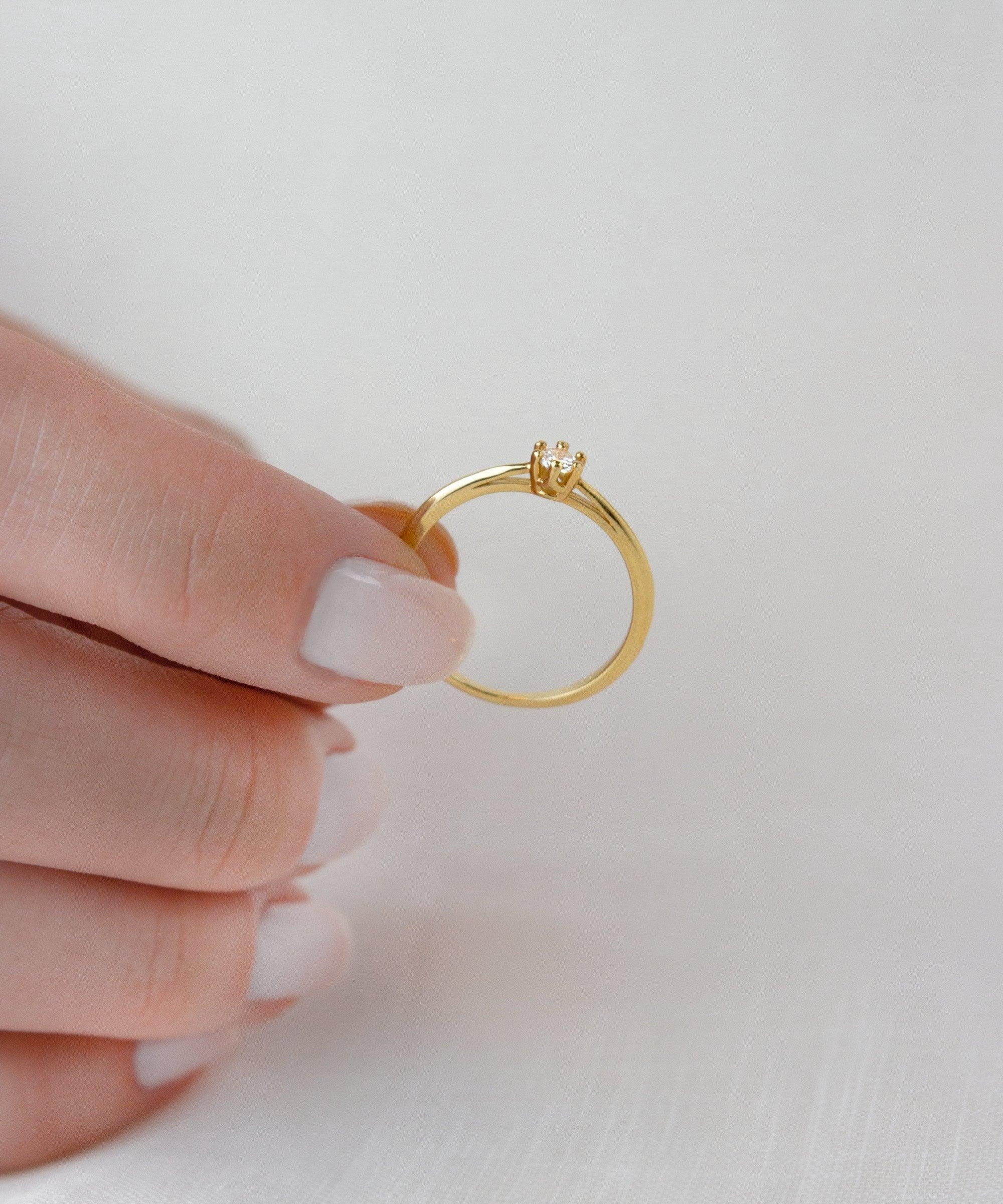 Anel Solitário Personalizado Ouro 18K Diamante Aro Delicado - Montezza Joias