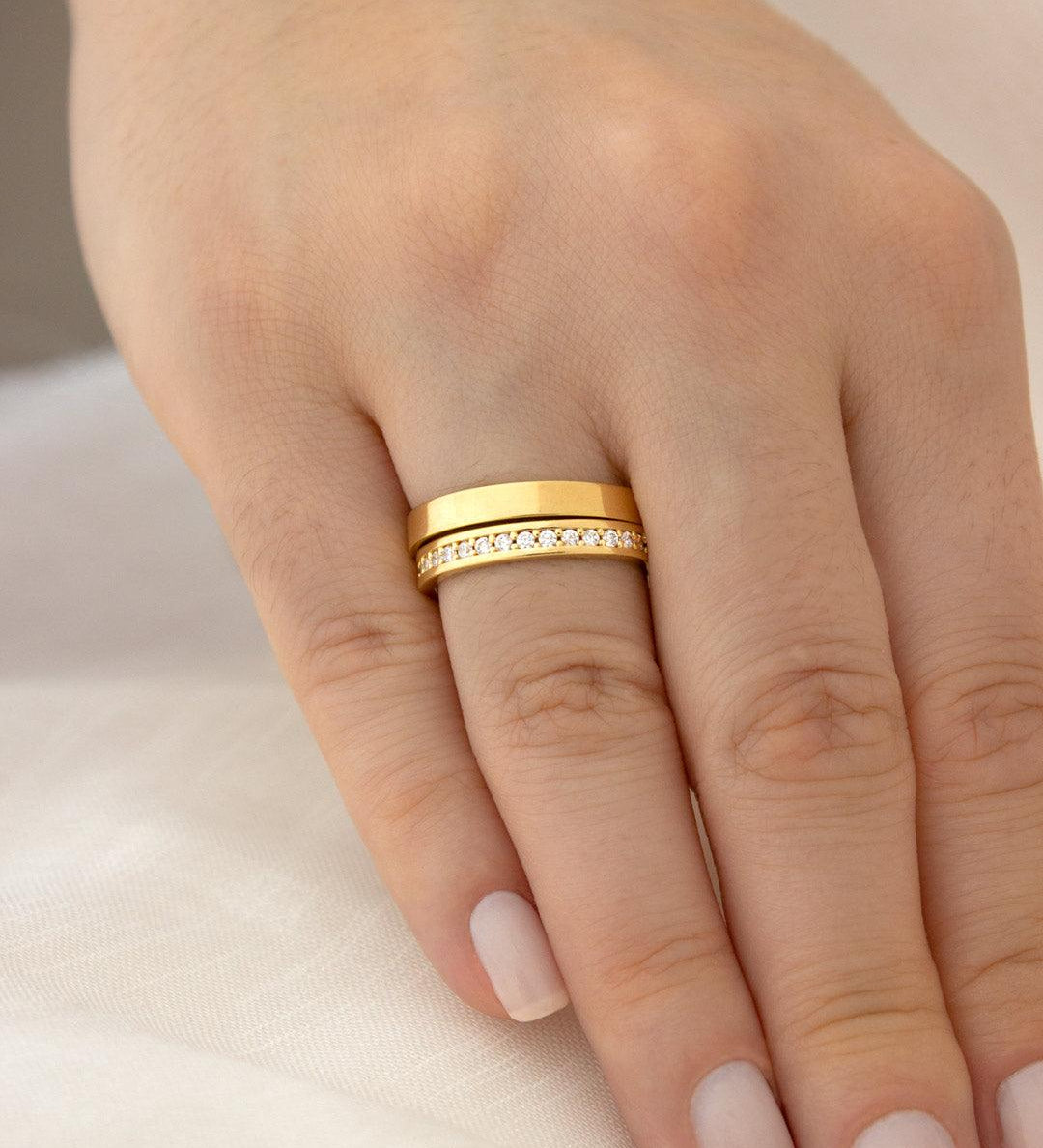 Aliança Personalizada Ouro 18K Anatômica | 3mm Reta Cravejada Zircônias - Montezza Joias