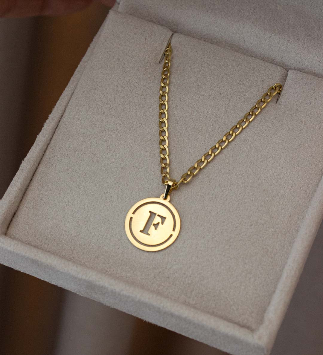 Pingente Letra Personalizada 16mm Ouro 18K - Montezza Joias