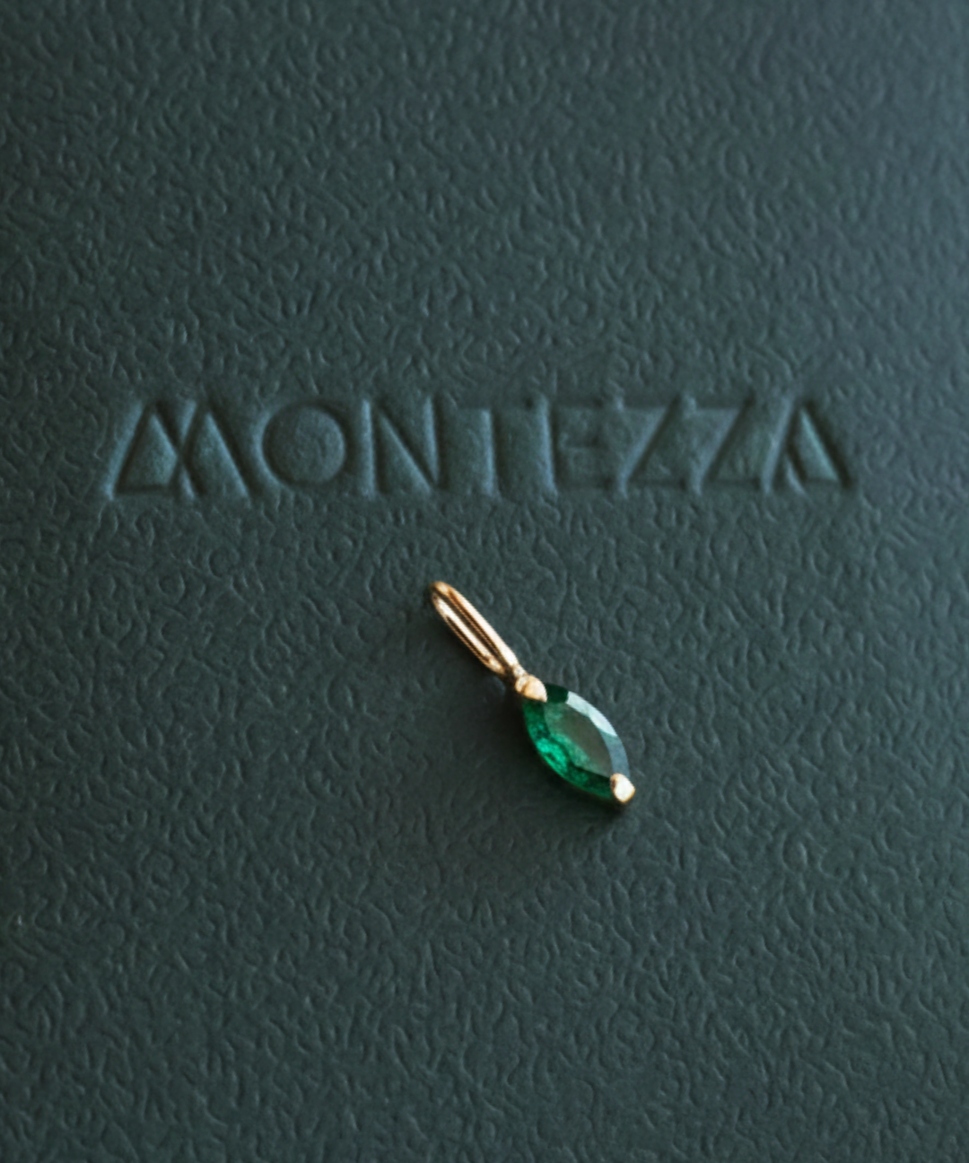pingente navete pedras naturais ouro montezza