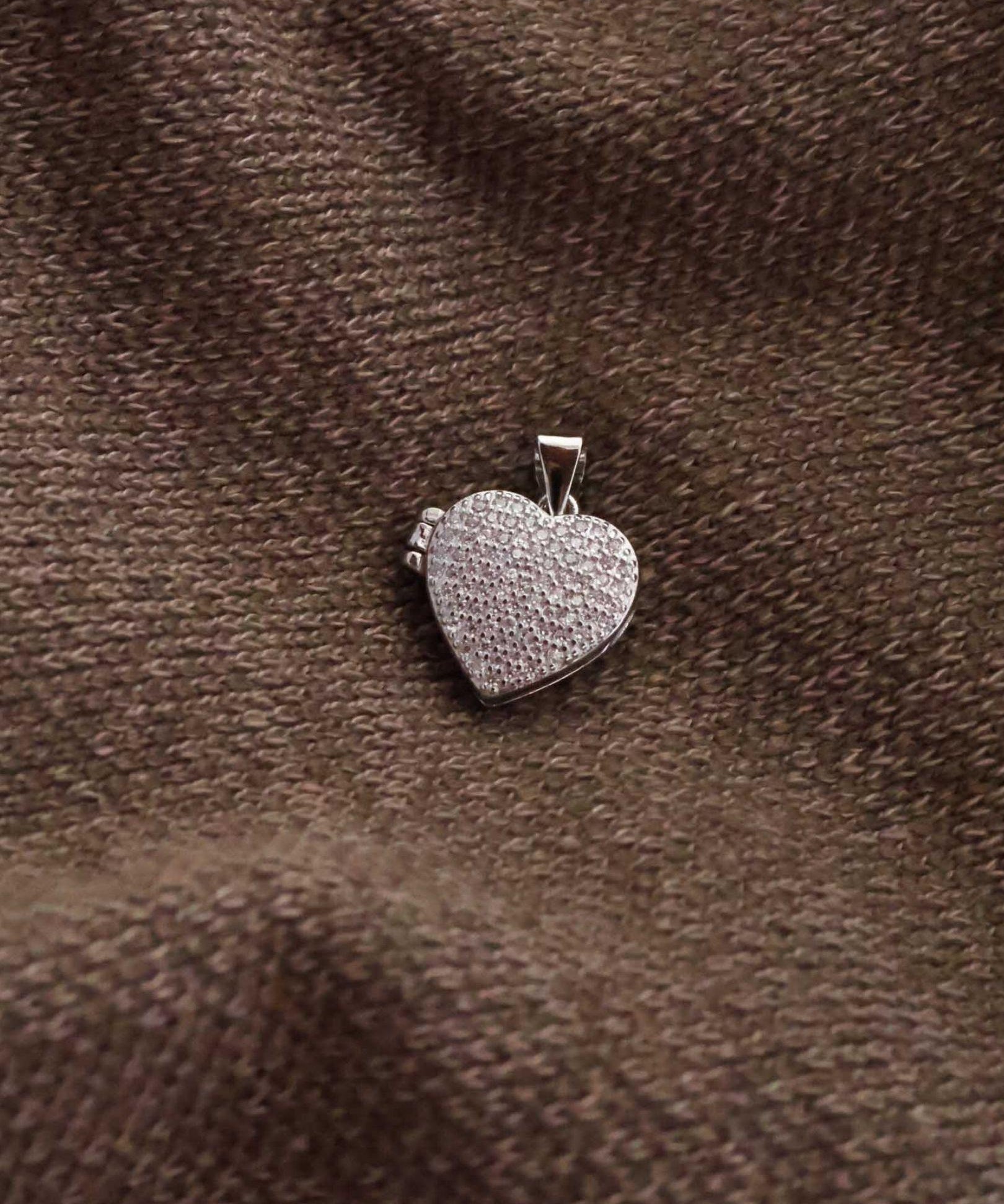 pingente relicario coração de prata personalizado montezza