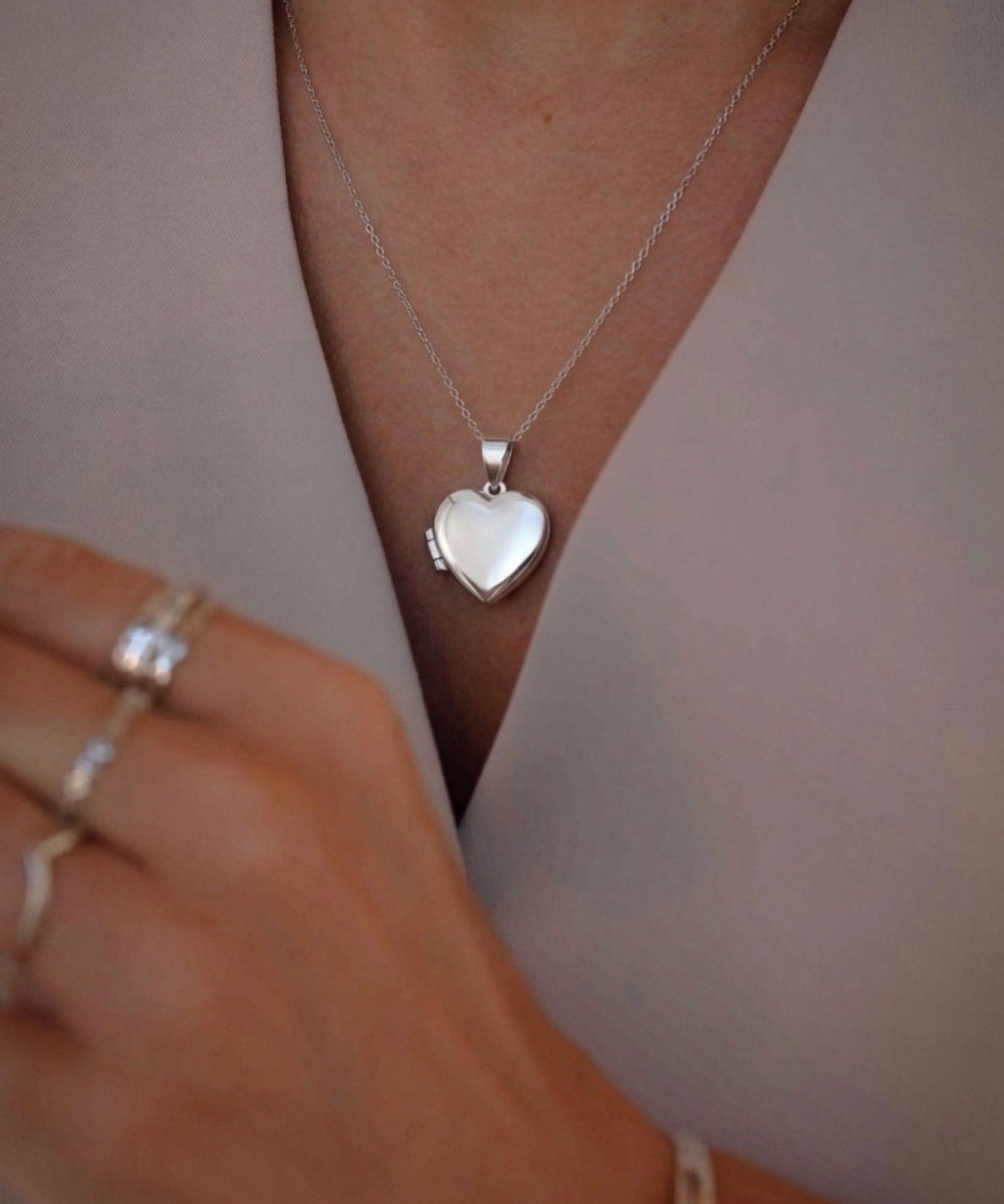 personalize o pingente relicário com fotos e gravação