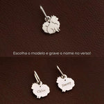 Pingente cachorro Lulu em prata 950 com nome gravado no verso, exemplos Chloe e Jimmy