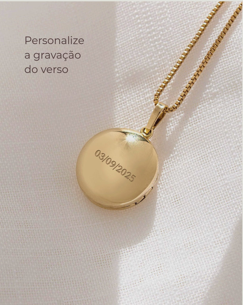 relicario redondo em ouro montezza com estrela de brilhante e verso personalizado